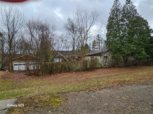 1212 Gravel Bar Rd, Vandergrift, PA 15690