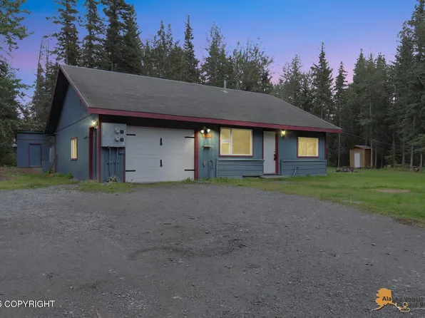 3755 S Cottonwood St, Palmer, AK 99645