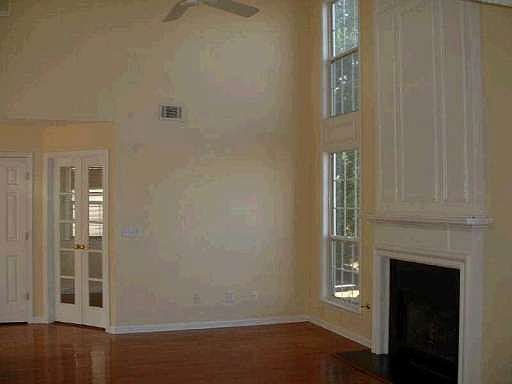 5th image of 615 Grasmere Ct NE