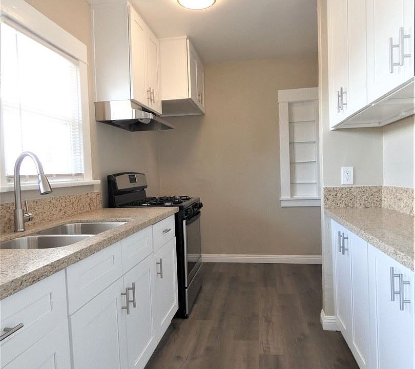 1st image of 1211 E 2nd St #7038125
