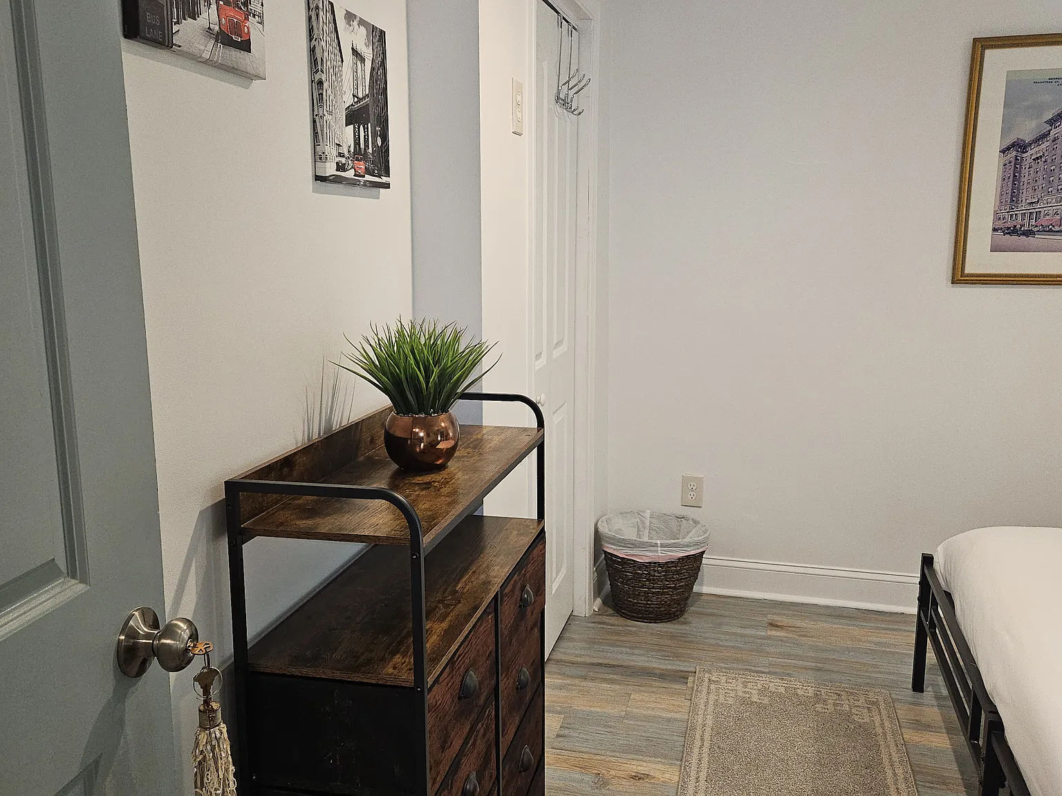 Ridgecrest Ln, East Point — Photo 4