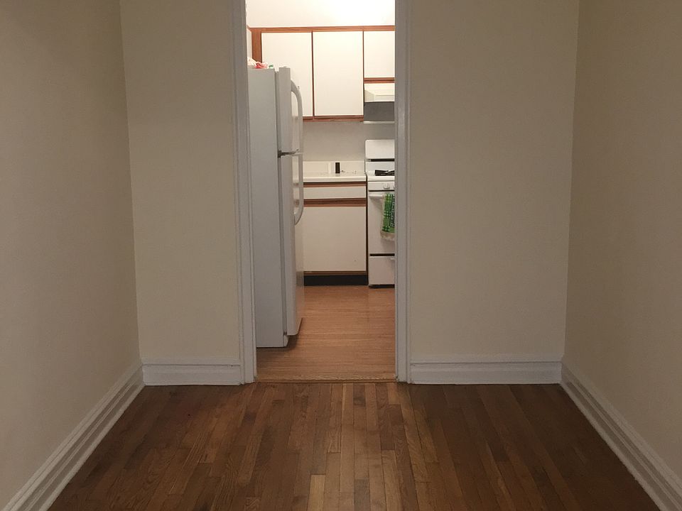 2nd image of 17 Bronxville Rd APT 3L