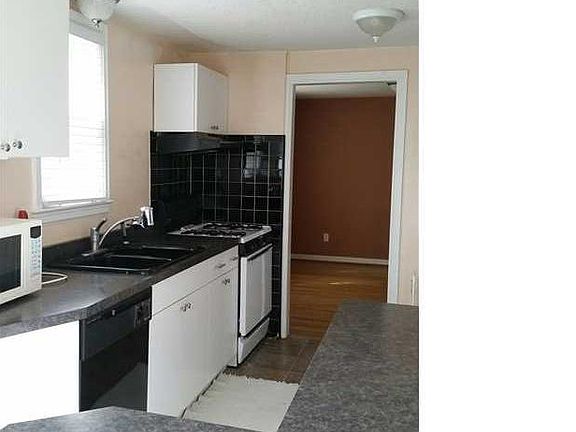 3rd image of 1587 Kensington Ave