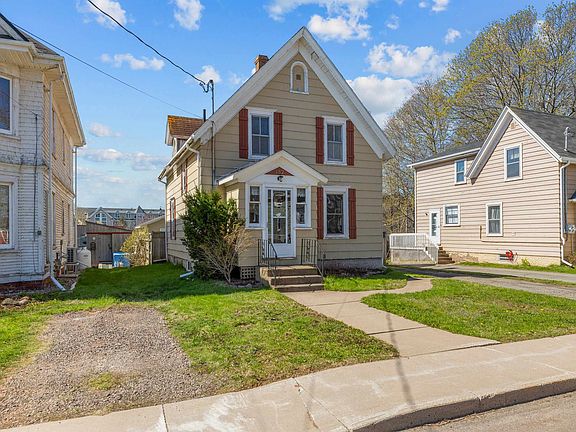 3rd image of 182 Hanover St
