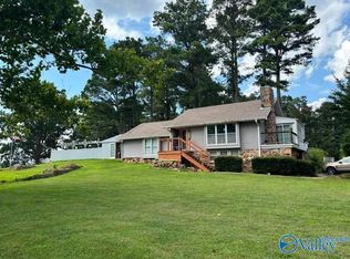 1311 Whispering Hills Cir NW, Hartselle, AL 35640