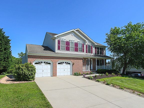 2nd image of 1117 Sunset Dr