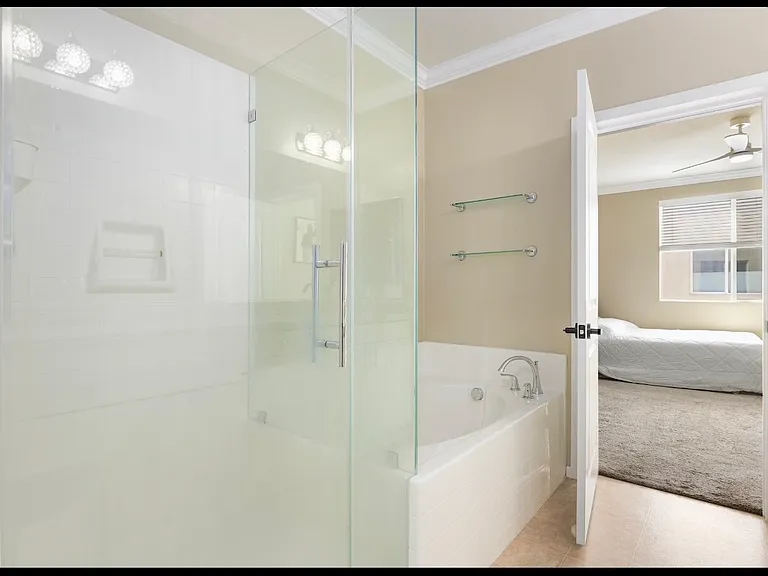 13024 Union Ave #401 — Photo 15