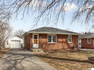 6620 Fremont St, Lincoln, NE 68507