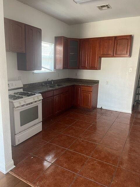 2nd image of 2921 General Ogden St