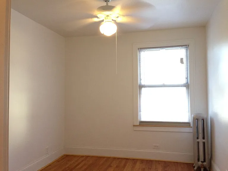 1149-51 W Addison St — Photo 7