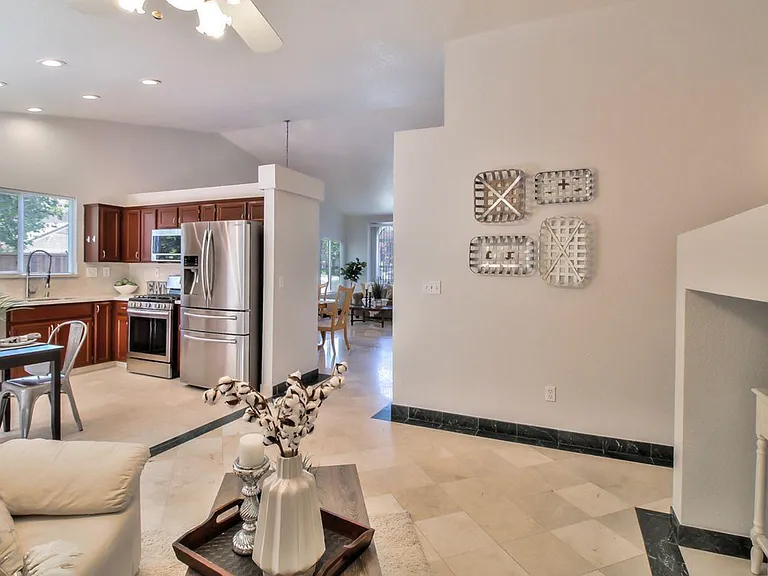 4522 Peacock Ct — Photo 15