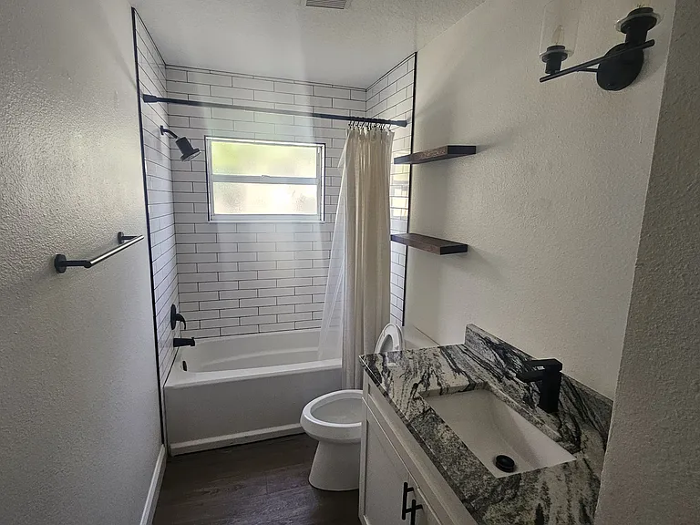 1712 Erin Brooke Dr — Photo 17
