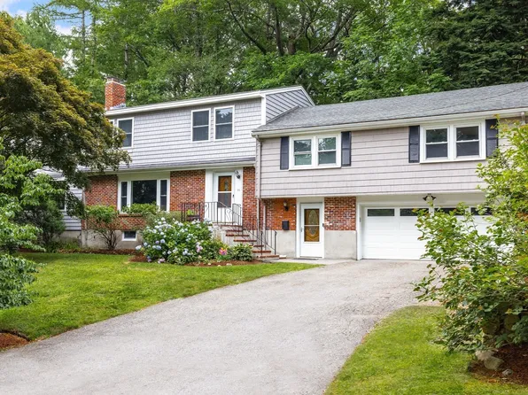 22 Bracebridge Rd, Newton, MA 02459