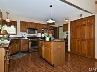 24 Huntington Pkwy, Saint Charles, MO