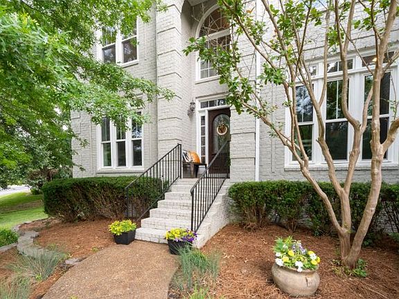 3rd image of 233 Sontag Dr