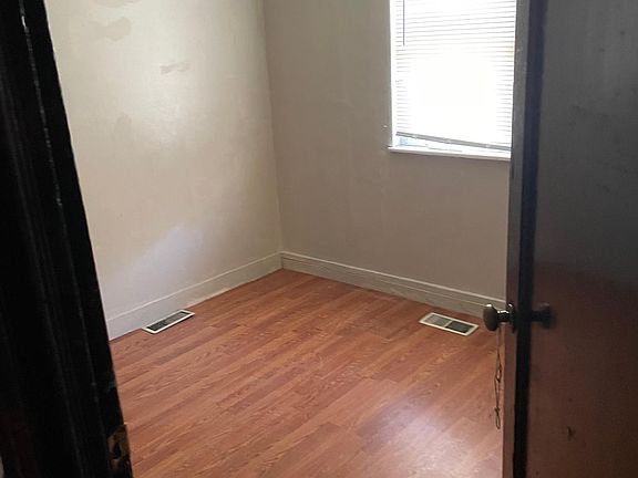 5th image of 3502A W Washington St