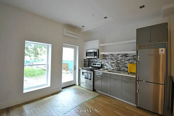 Rented by Town Residential | media 34