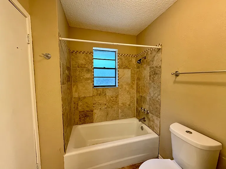 6612 Crow Cir — Photo 13