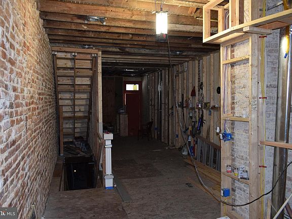 2nd image of 1639 Appleton St