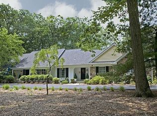 8 Beechtree Ln, Princeton, NJ 08540