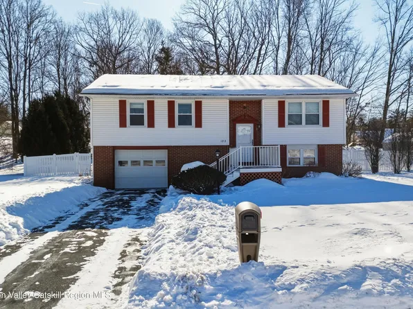 122 Springhollow Drive, Cohoes, NY 12047