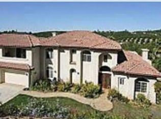 2392 Via Oeste Dr, Fallbrook, CA 92028