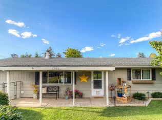 1307 Chenaur Dr, Zillah, WA
