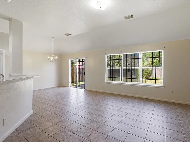 15738 Boonridge Rd — Photo 10