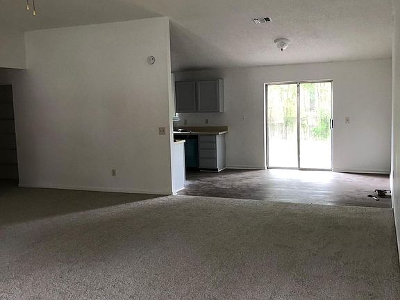 4th image of 2413 Winterwood Cir E