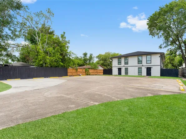 9130 Vogue Ln, Houston, TX 77080
