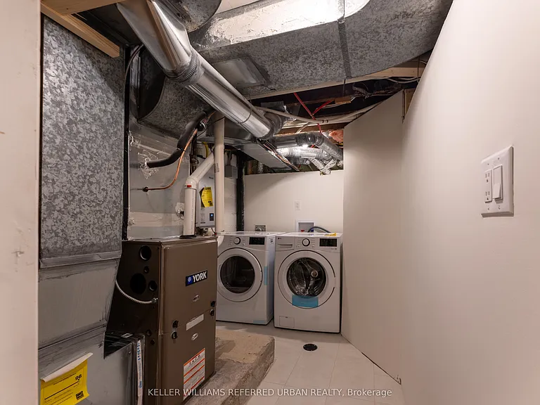8 Doncaster Ave — Photo 26
