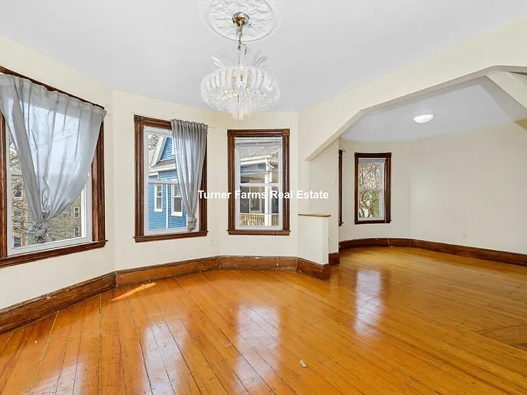 47R Creighton St #5 — Photo 4