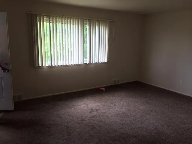 2 bed, $995 — Photo 4