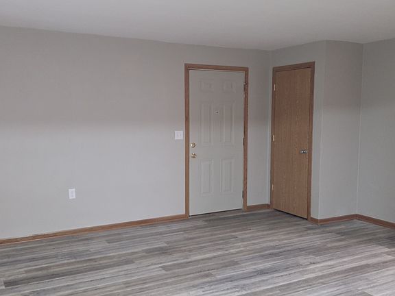 4th image of 1639 Superior Ave #1639
