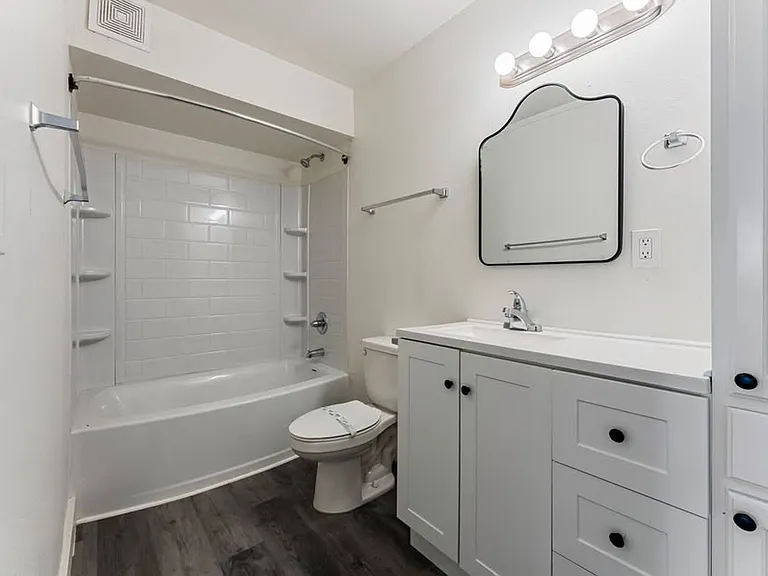 ES2275 -Eagle Rock Apartments — Photo 33
