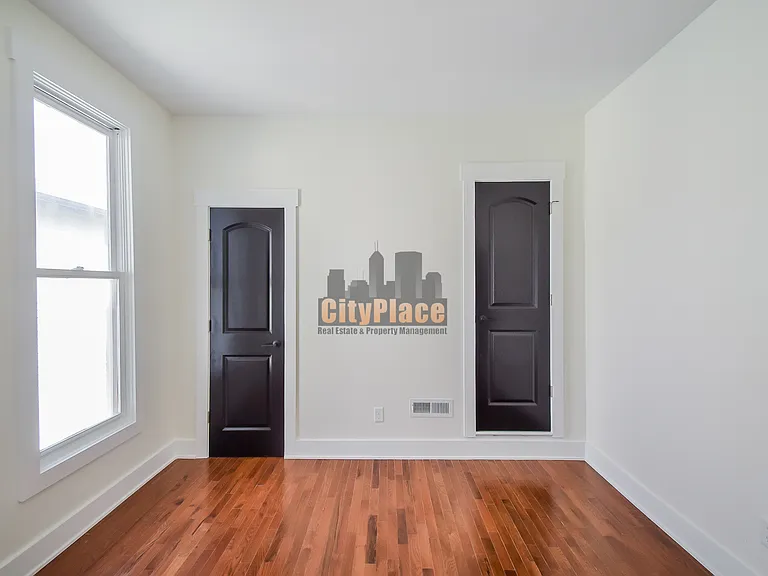 843 N Park Ave — Photo 15