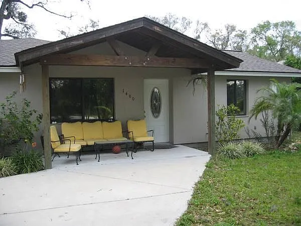 3 bed, 1341 sqft, $2,200 — Photo 2