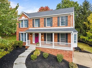 1621 Country Club Dr, Pittsburgh, PA 15237
