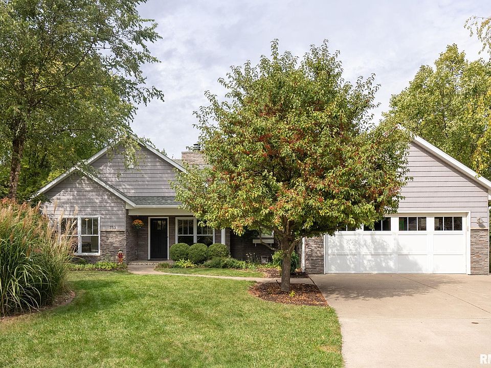 733 10th Ave, Moline, IL 61265 Zillow