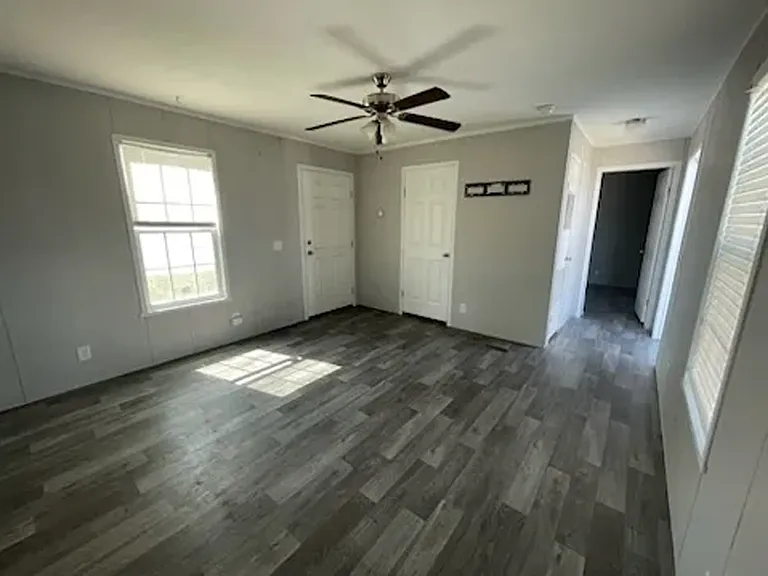 C4 Trailerville Ct — Photo 11