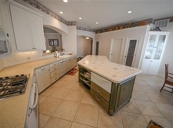 5th image of 1200 Orchard Breeze