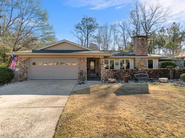 222 Springhill Dr, Hattiesburg, MS 39402