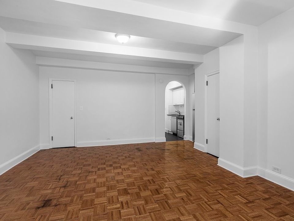 1st image of 310 E 44th St APT 523