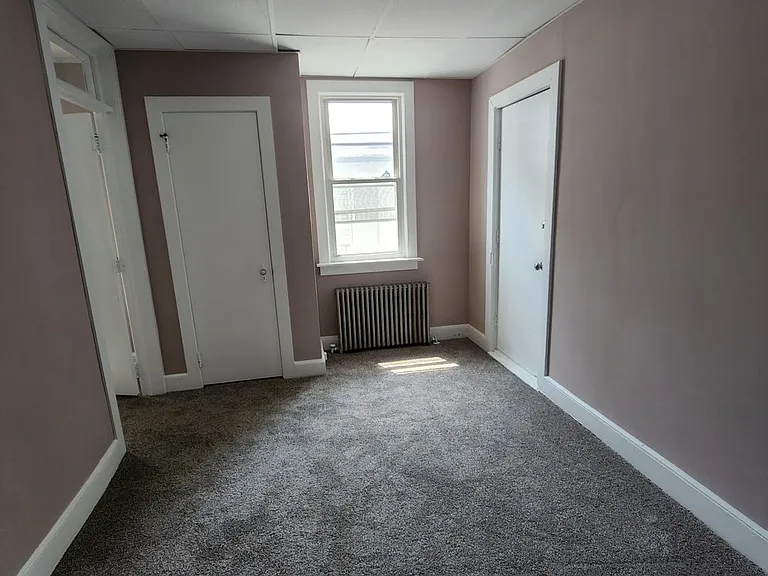 46 S Pine St — Photo 12