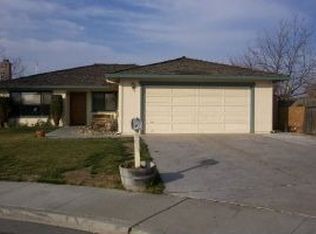 801 Bonnie View Dr, Hollister, CA 95023