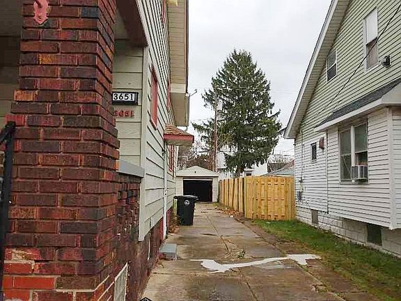5th image of 3651 E 139th St