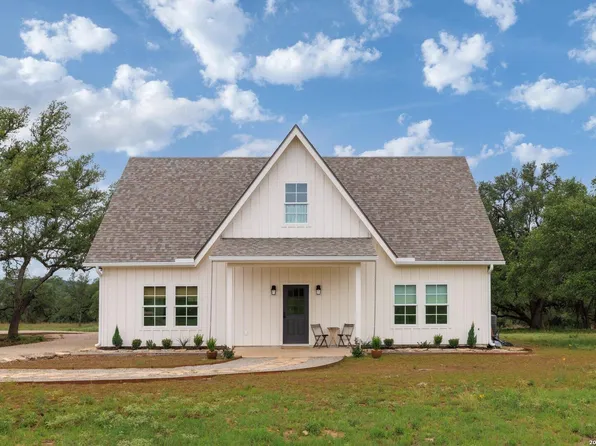 105 Colette Ln, Blanco, TX 78606