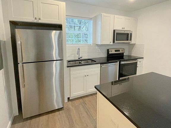 4th image of 605 Fairview Ave APT D
