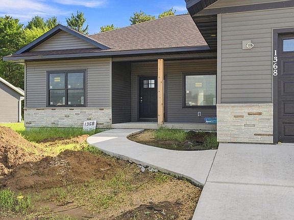 4th image of 1368 Academy DRIVE