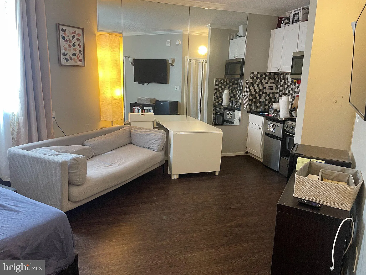 Studio, 1.0 bath, 261 sqft, $1,550 — Photo 2